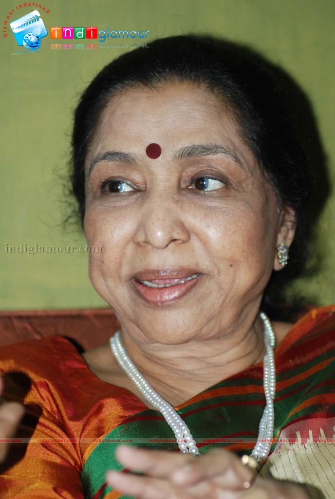 Asha Bhosle and Prateik Babbar at book launch on Smita Patil Event hd photo